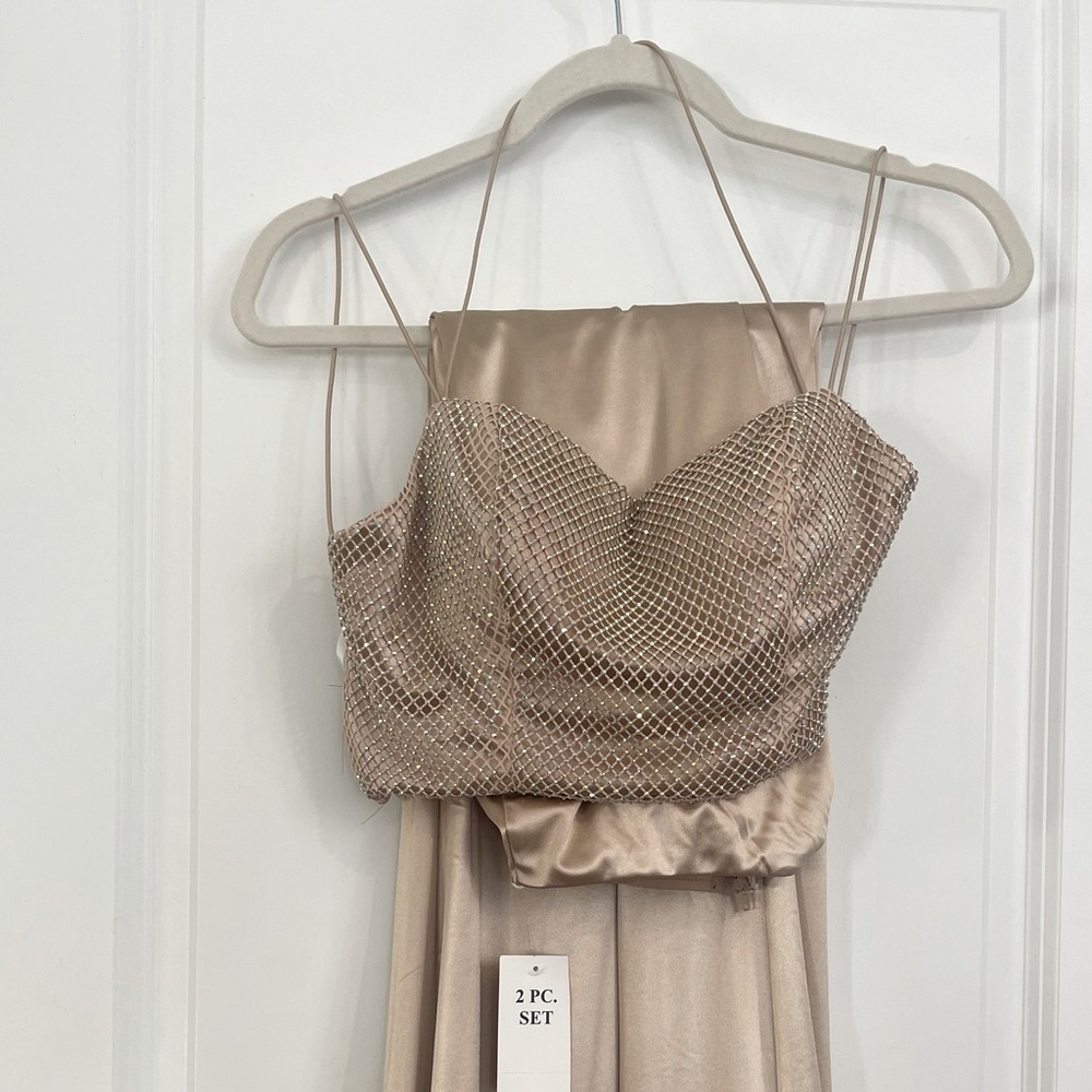 Mesh-Detail 2-Pc. Satin Gown size 5/6